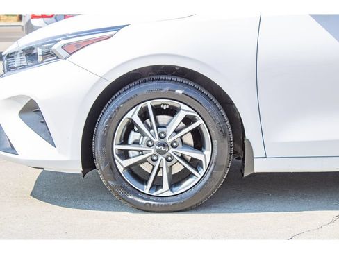 Used 2024 Kia Forte LXS w/ LXS Technology Package FWD image 5