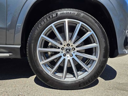 Used 2024 Mercedes-Benz GLS 450 4MATIC image 9