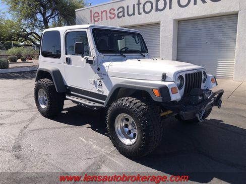 Used 2000 Jeep Wrangler Sport image 2