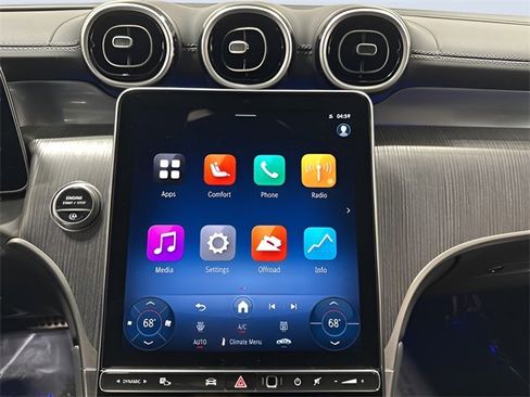 Used 2025 Mercedes-Benz GLC 300 4MATIC image 20