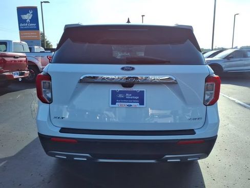 Certified 2021 Ford Explorer XLT w/ Equipment Group 202A AWD/4WD image 5