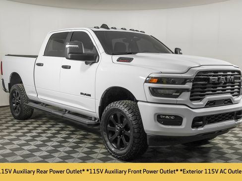 Used 2025 RAM 2500 Big Horn AWD/4WD image 13