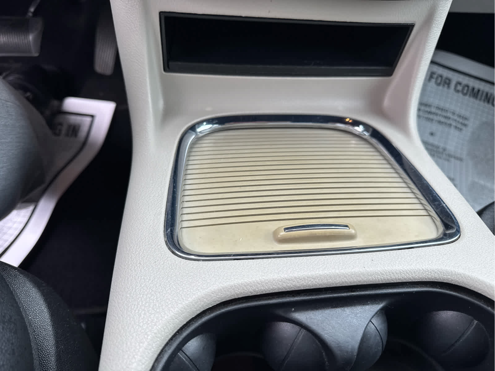 Used 2019 Dodge Grand Caravan SXT FWD image 18