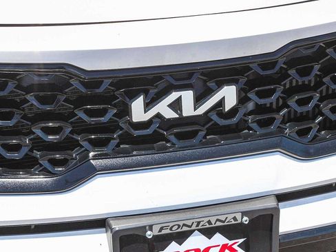 Used 2023 Kia Sorento SX FWD image 5