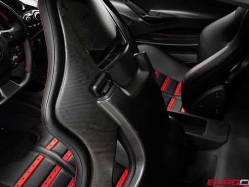 Used 2019 Ferrari 488 Pista Coupe RWD image 45