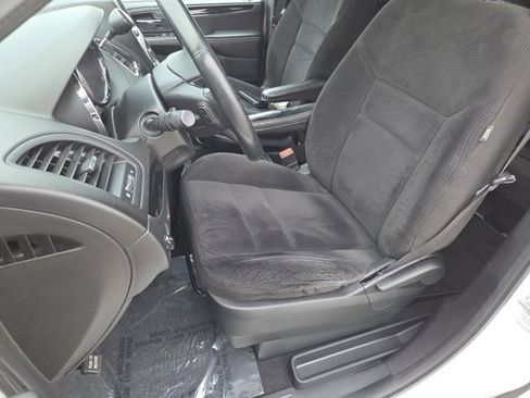 Used 2014 Dodge Grand Caravan SE image 5