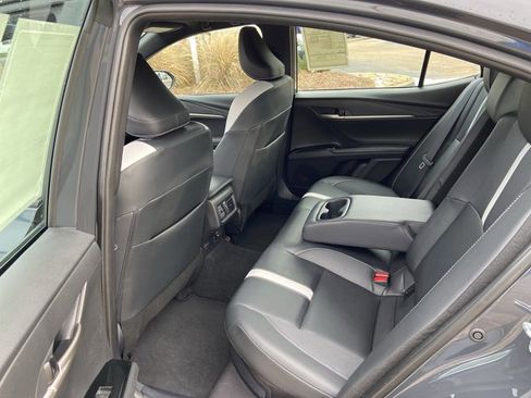 Used 2025 Toyota Camry SE image 46