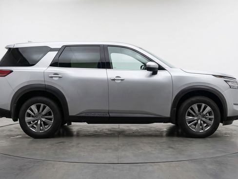 Used 2025 Nissan Pathfinder SV FWD image 11