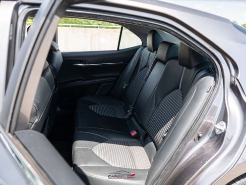 Used 2021 Toyota Camry SE FWD image 20