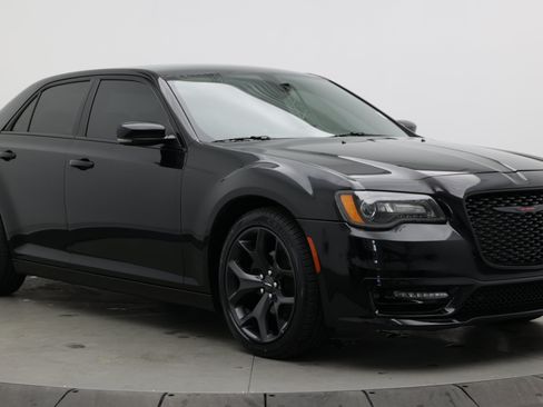Used 2021 Chrysler 300 S RWD image 3