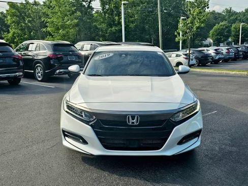 Used 2019 Honda Accord Sport image 2