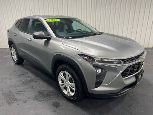 Used 2024 Chevrolet Trax LS w/ Driver Confidence Package image 15