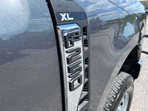 Used 2026 Ford F250 XL AWD/4WD image 4
