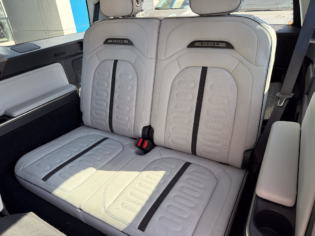 Used 2023 Rivian R1S Launch Edition Quad AWD/4WD image 5