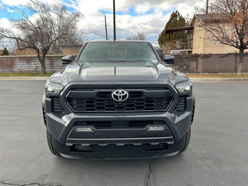Used 2024 Toyota Tacoma TRD Off-Road image 8