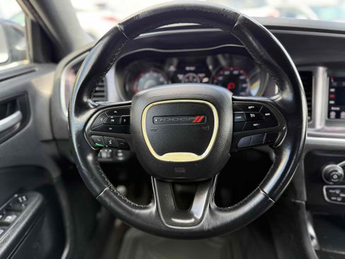 Used 2018 Dodge Charger SXT w/ Blacktop Package image 15