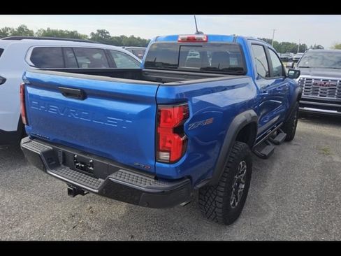 Used 2024 Chevrolet Colorado ZR2 w/ ZR2 Convenience Package III AWD/4WD image 4