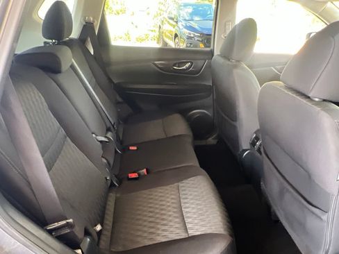 Used 2018 Nissan Rogue SV w/ Sun & Sound Touring Package AWD/4WD image 15