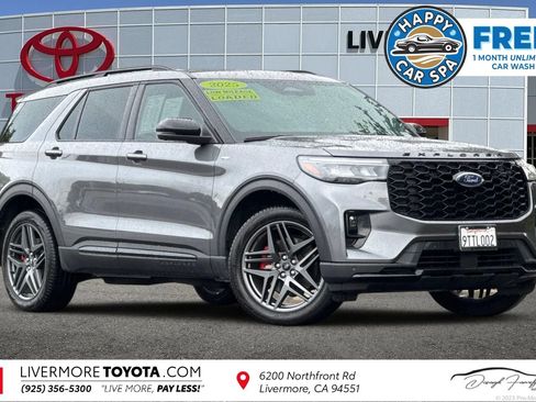 Used 2025 Ford Explorer ST-Line w/ Premium Package AWD/4WD image 1