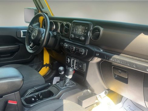 Used 2019 Jeep Wrangler Sport AWD/4WD image 10