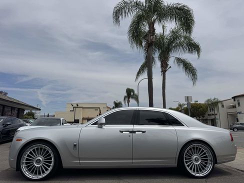 Used 2014 Rolls-Royce Ghost RWD image 2