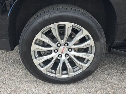 Used 2022 GMC Yukon XL Denali image 11