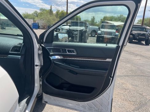 Used 2018 Ford Explorer Limited w/ Equipment Group 301A AWD/4WD image 20