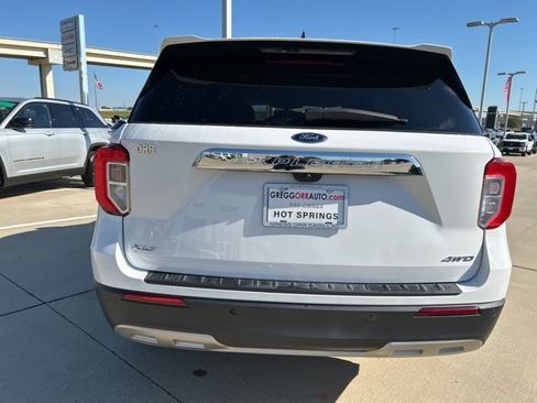 Used 2023 Ford Explorer XLT w/ Equipment Group 202A image 7