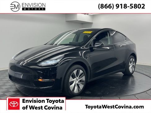 Used 2024 Tesla Model Y Long Range image 1