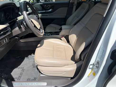 Used 2022 Lincoln Corsair AWD w/ Premium Package image 12