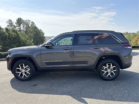 New 2025 Jeep Grand Cherokee Limited image 8