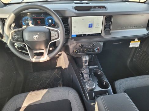 New 2025 Ford Bronco Base image 7