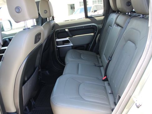 Used 2022 Land Rover Defender 110 S AWD/4WD image 15