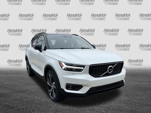 Used 2021 Volvo XC40 T5 R-Design w/ Advanced Package image 2