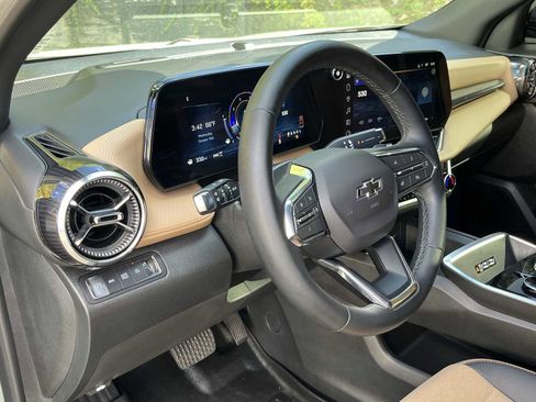 Certified 2025 Chevrolet Equinox ACTIV w/ Safety and Technology Package image 10