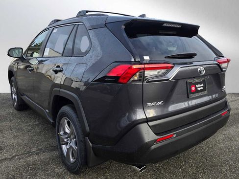 Used 2025 Toyota RAV4 XLE image 5