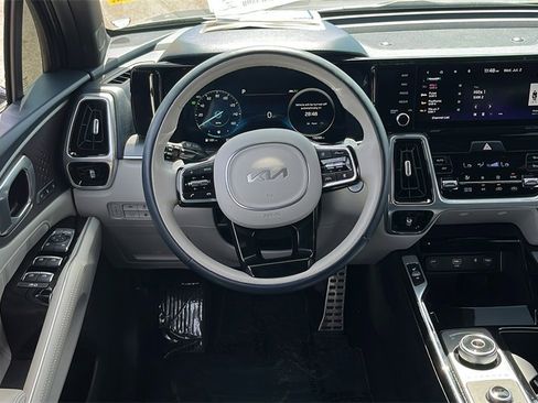 Used 2023 Kia Sorento SX Prestige image 38
