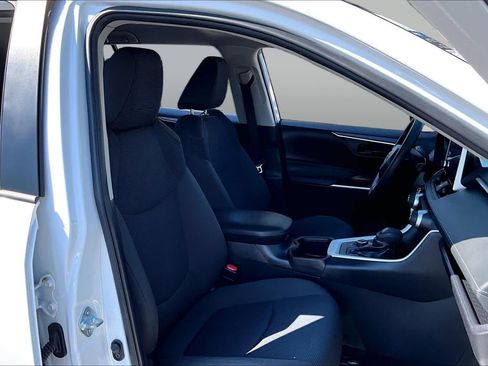 Used 2024 Toyota RAV4 LE AWD/4WD image 9