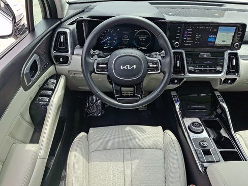 Certified 2023 Kia Sorento SX Prestige w/ Panoramic Sunroof Package AWD/4WD image 11