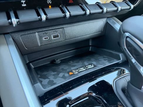New 2026 Chevrolet Colorado ZR2 AWD/4WD image 21