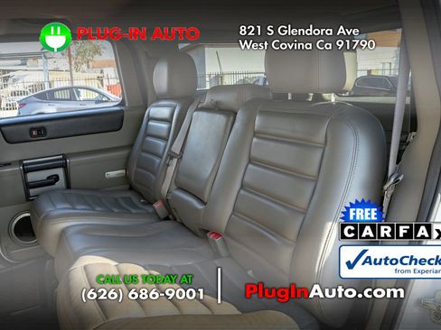 Used 2004 HUMMER H2 w/ Preferred Equipment Group image 11