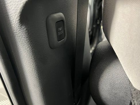 Used 2024 Toyota Sienna LE image 27