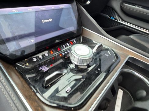 Used 2023 Jeep Grand Wagoneer Series II image 33