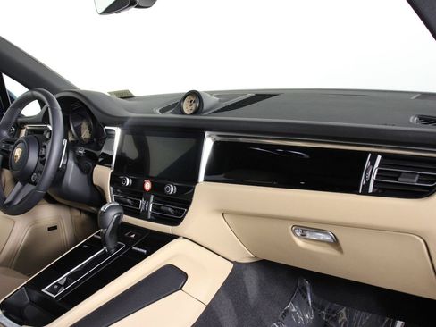 Certified 2026 Porsche Macan S AWD/4WD image 24