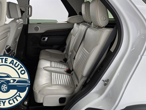 Used 2019 Land Rover Discovery HSE Luxury image 34