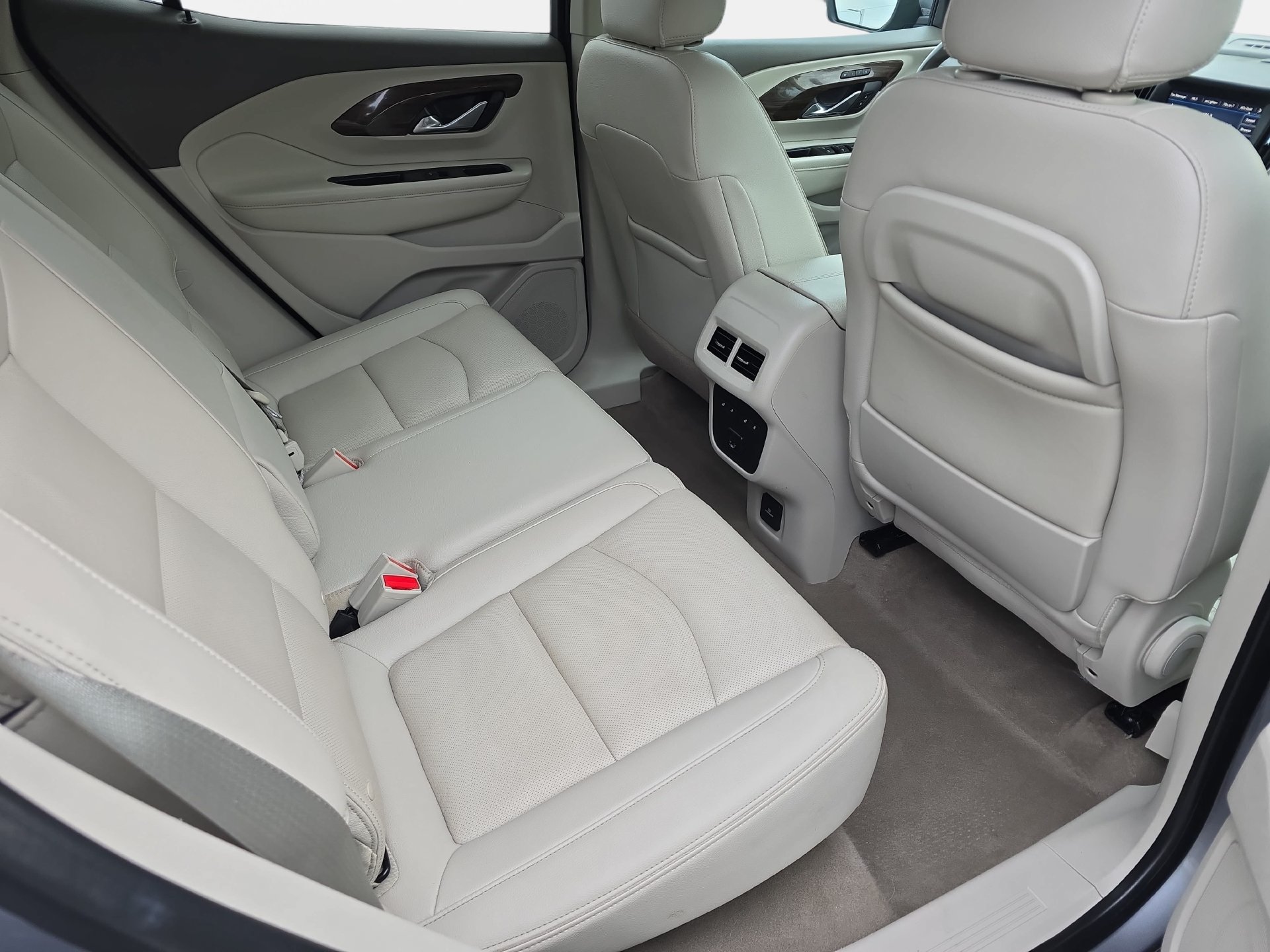Used 2020 GMC Terrain Denali w/ Denali Premium Package FWD image 11