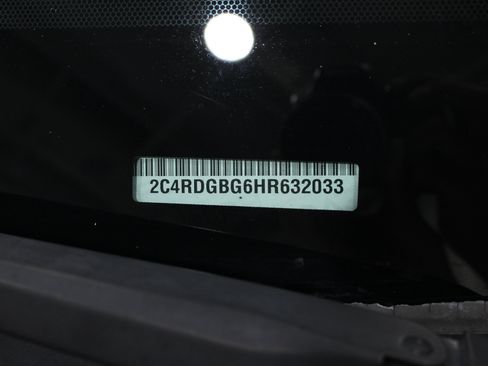 Used 2017 Dodge Grand Caravan SE FWD image 35