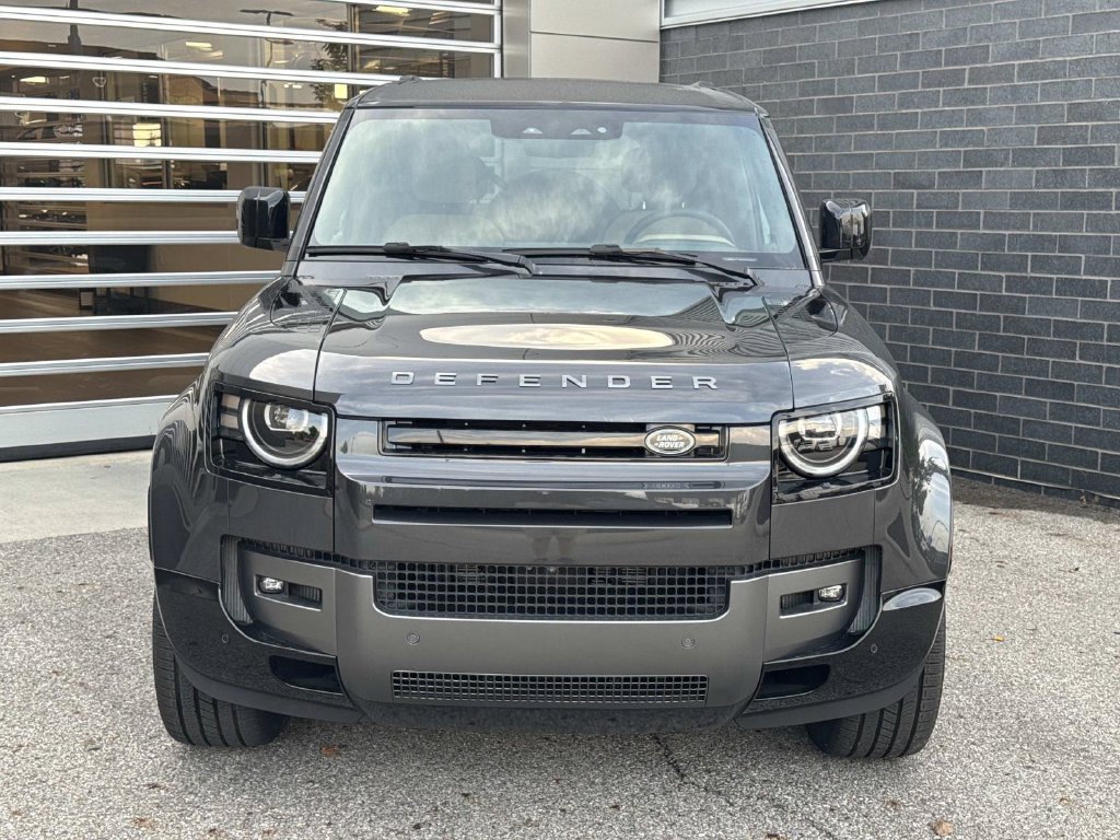 New 2026 Land Rover Defender 130 V8 AWD/4WD image 2