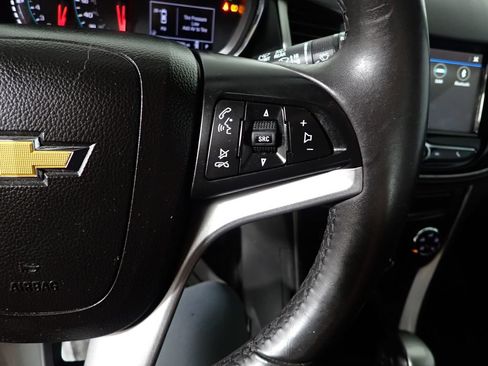 Used 2018 Chevrolet Trax LT w/ LT Convenience Package FWD image 26