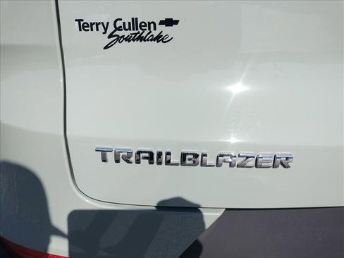 Used 2025 Chevrolet TrailBlazer ACTIV image 10